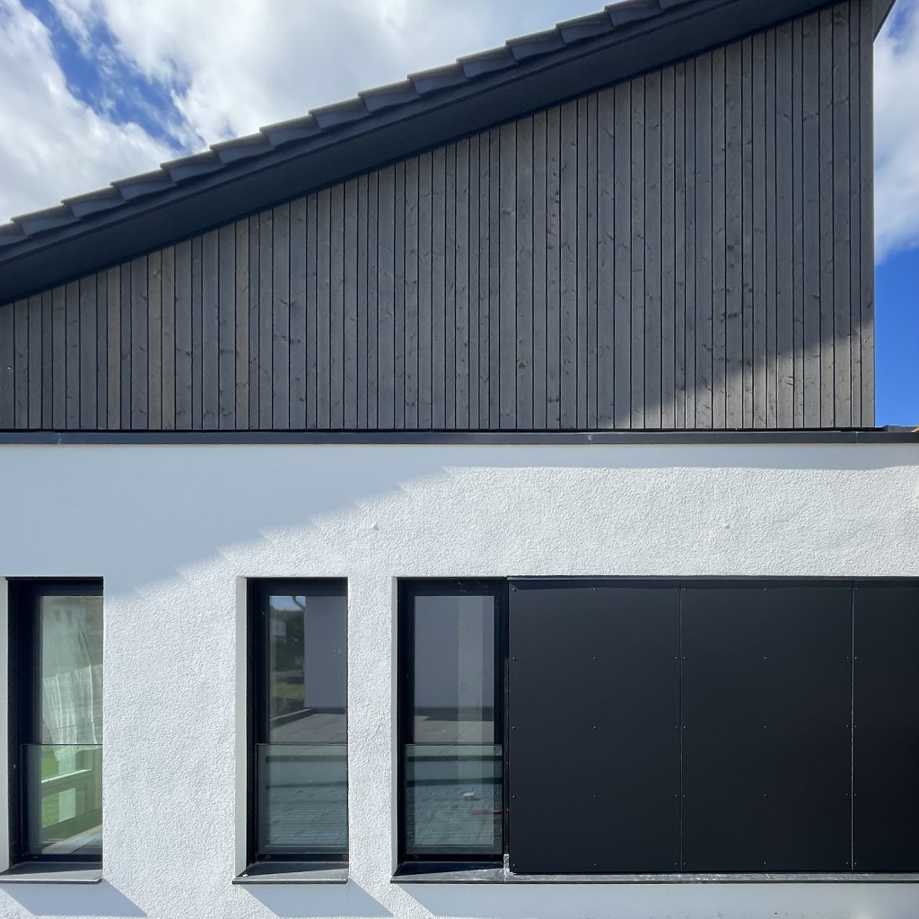 Moderne Fassadenverkleidung an einem Wohnhaus in Geilenkirchen