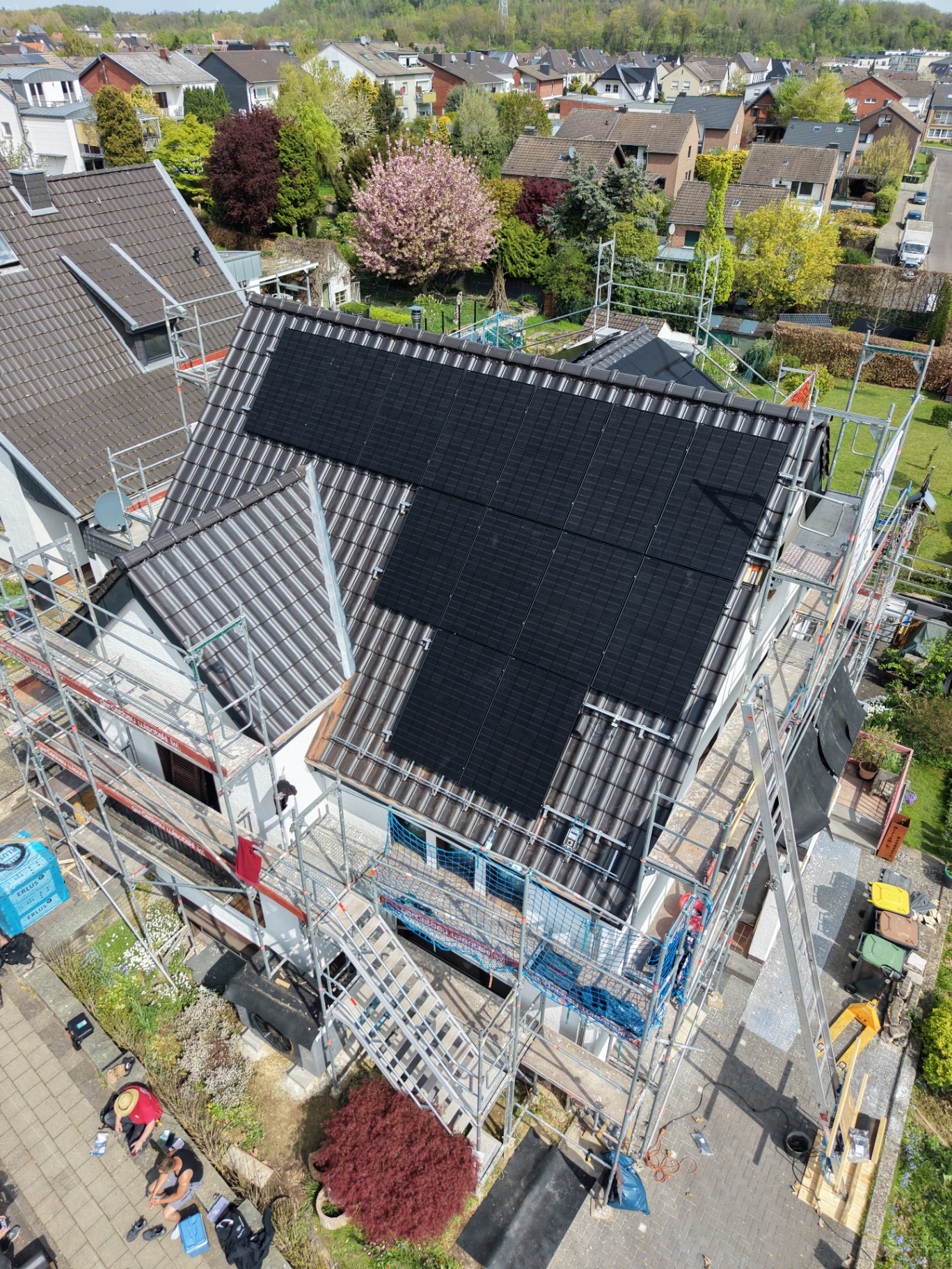 Luftaufnahme Wohnhaus mit neuer Eindeckung