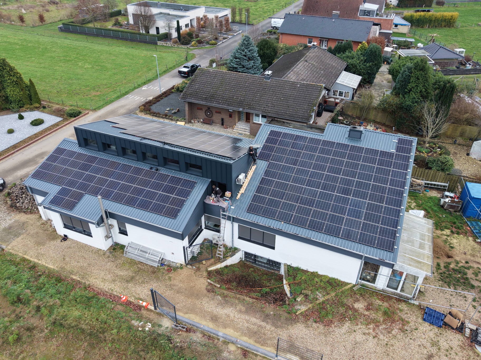 Nachher: Photovoltaikanlage auf einem Steildach in Heinsberg